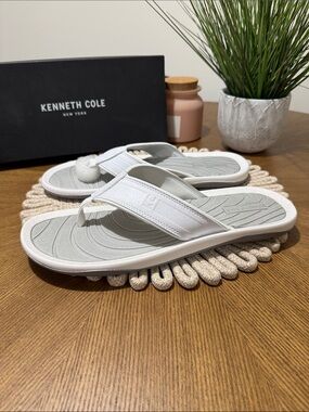 NEW Kenneth Cole mens 13 M white Fran Flip sandal shoes NIB